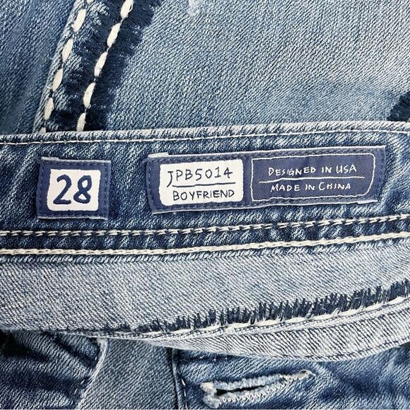 Miss Me Distressed Boyfriend Cropped Jeans Whiskered Medium Wash Women’s Size 28 - Picture 10 of 14